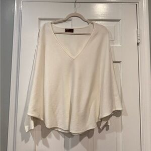South moon under kerisma white v neck sweater